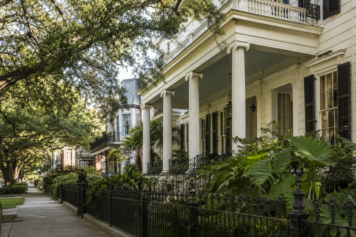 Garden District Mansions and Magazine Street
